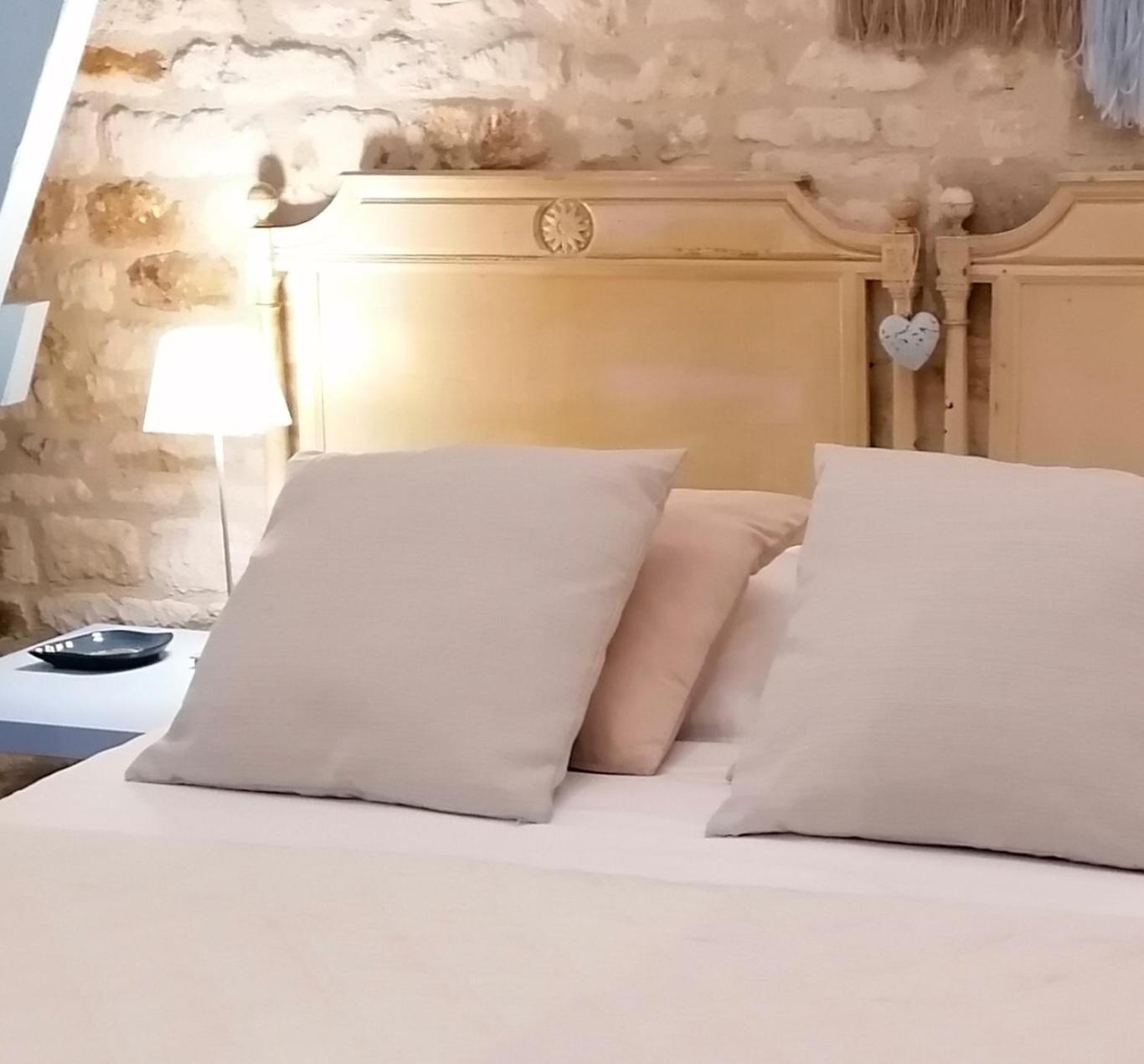La Malposte Bed & Breakfast Reviers Exterior photo