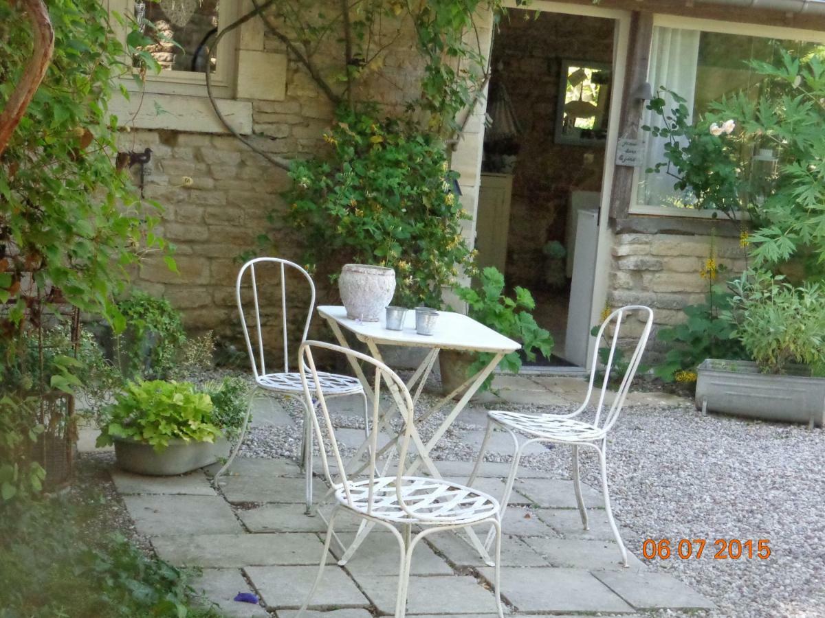 La Malposte Bed & Breakfast Reviers Exterior photo
